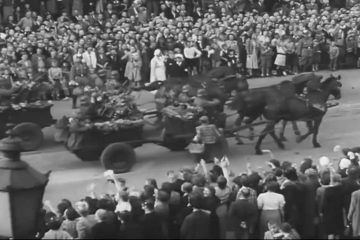 Original Wehrmacht Newsreel: Victory Parade in Berlin 1940 after West Campaign (Video)