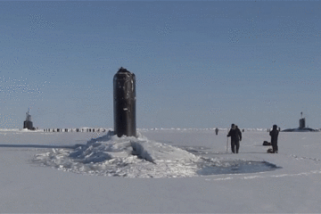 Very Rare Scene: Three Submarines Surfaced in the Arctic At Once ( Video )