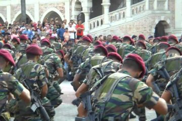 10 Para - Malaysian Armed Forces - War Dance