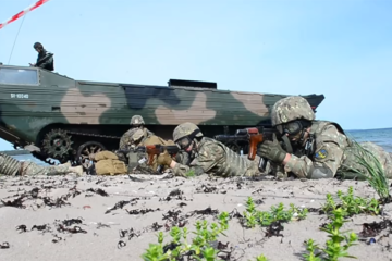 U.S. & Romanian Marines joint Amphibious Beach Landing – Estonia