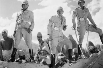 British army sergeants Ballantine (Douglas Fairbanks Jr.), Cutter (Cary Grant) and MacChesney (Victor McLaglen) serve in India during the 1880s,