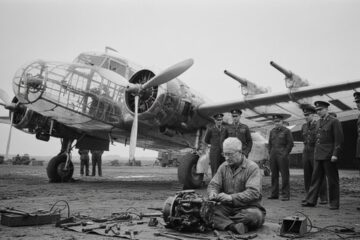 The “Mad” Mechanic Who Built a Ghost Plane the Nazis Couldn’t See
